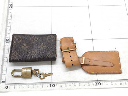 LOUIS VUITTON Monogram M62630 Multicle 6 Padlock Name Tag Set Key Case/Key Holder