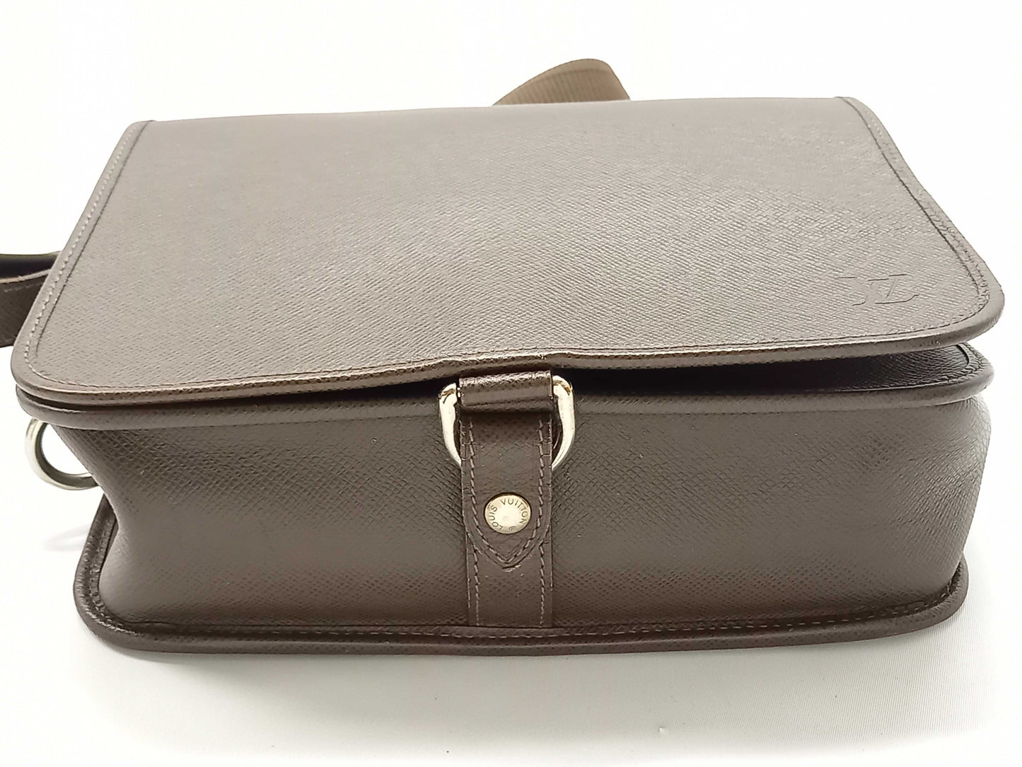 LOUIS VUITTON Taiga Andrei/Brown Shoulder Bag