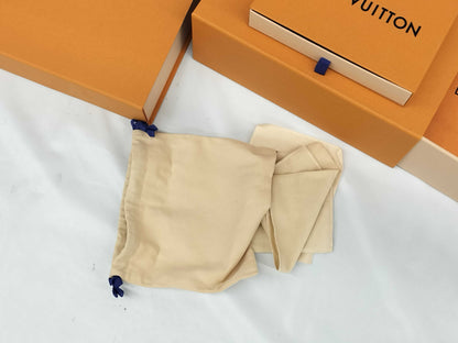 LOUIS VUITTON / 15 Empty Dust Bags 