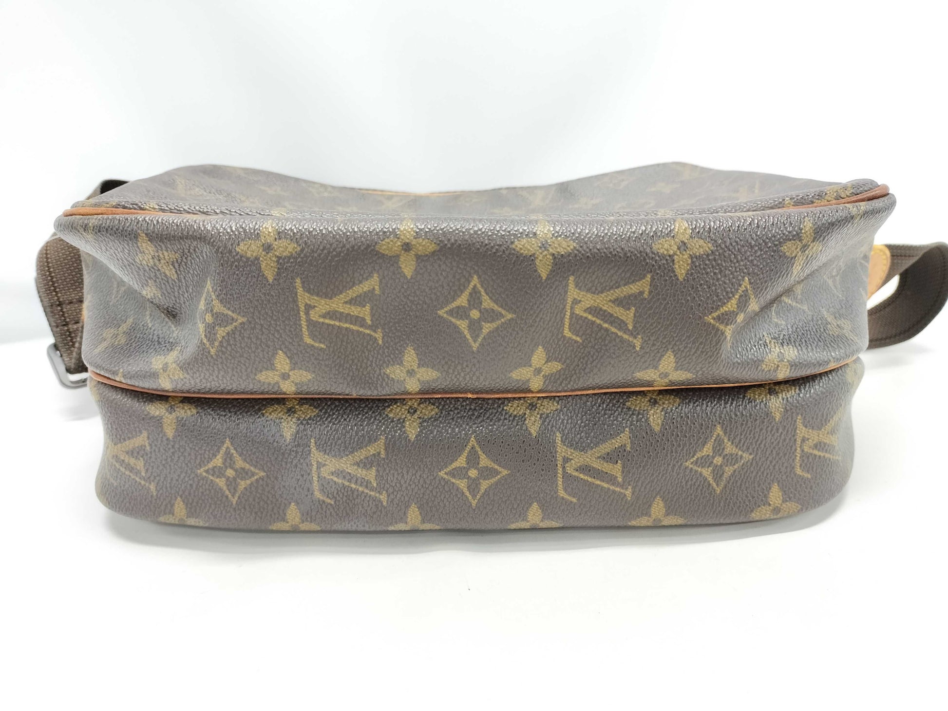 LOUIS VUITTON Monogram Reporter Shoulder Bag