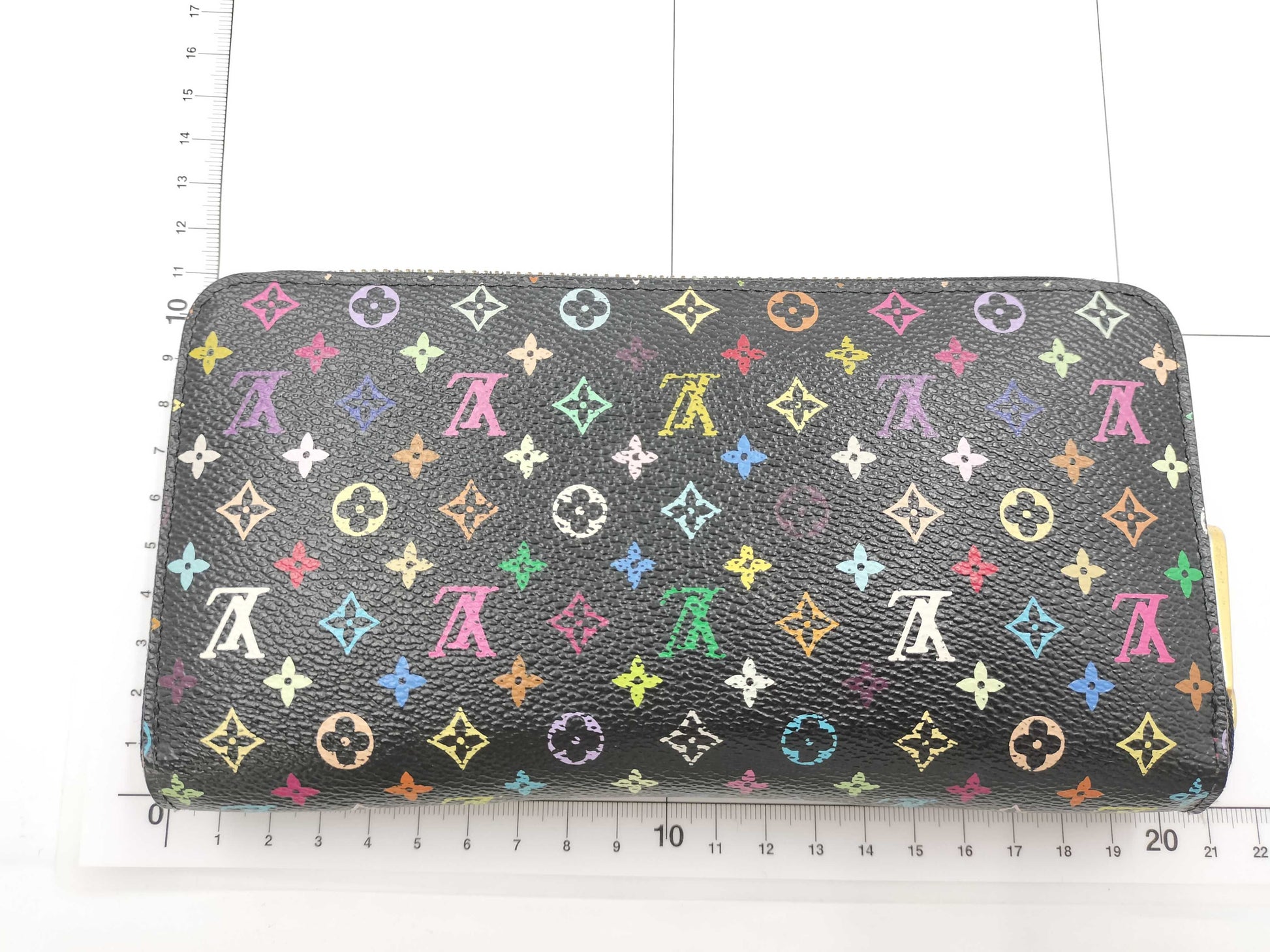 LOUIS VUITTON Zippy Wallet
