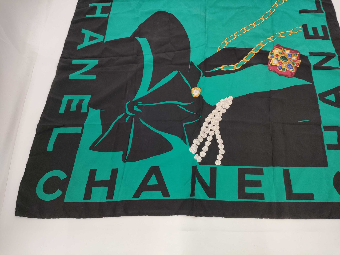 CHANEL Scarves