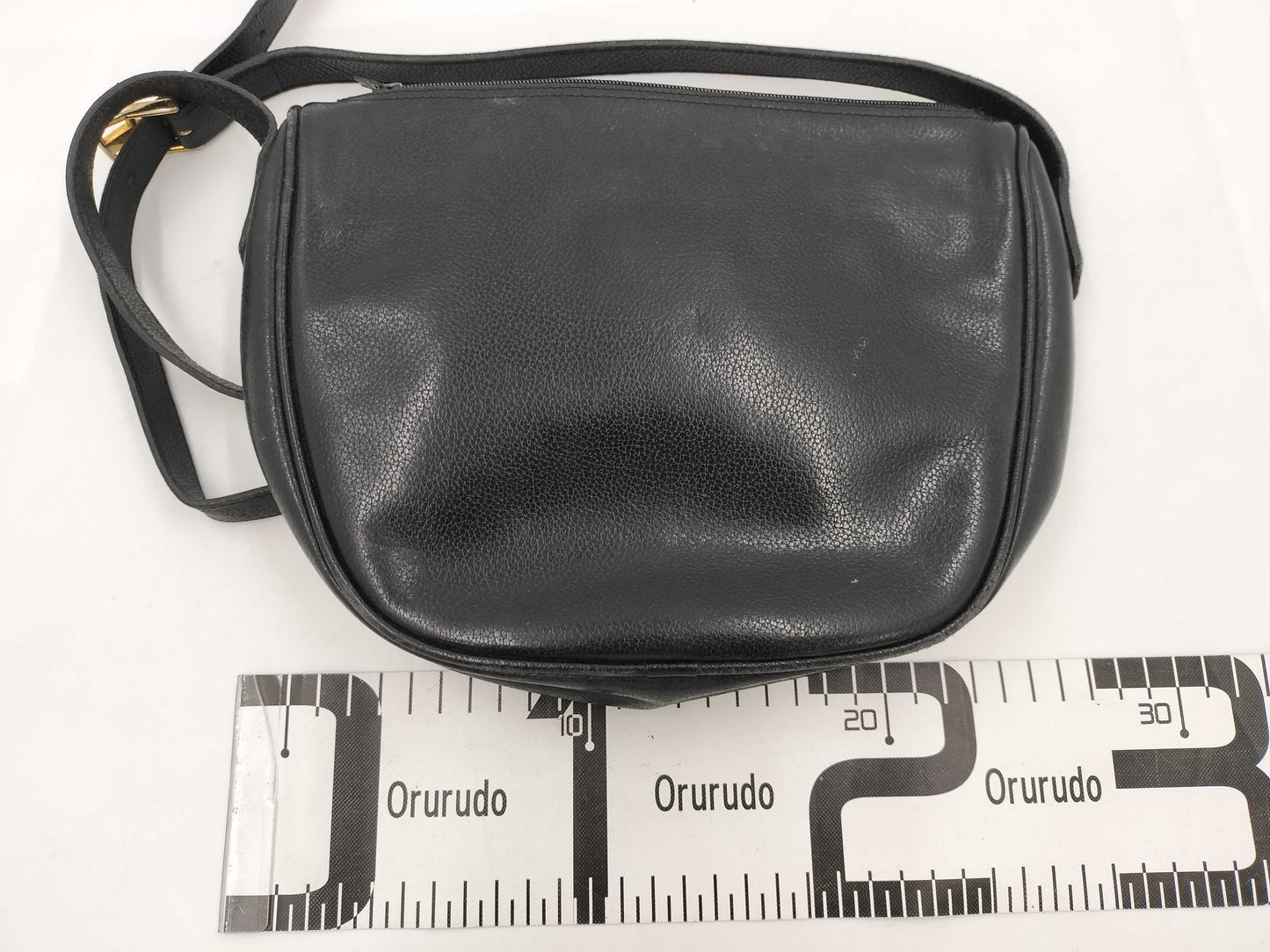 Yves Saint Laurent YSL logo shoulder bag