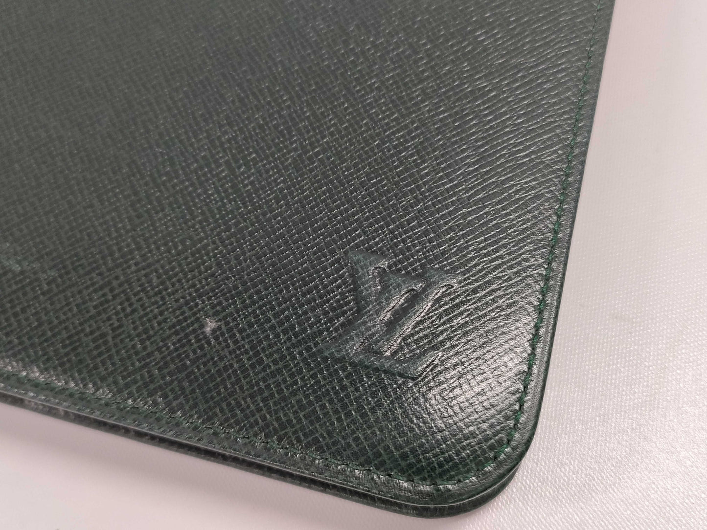 LOUIS VUITTON Taiga M30394 Porte Valeur Carte Credit Other Accessories