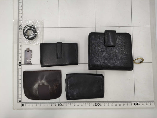 GUCCI Leather Wallet, Key Case, and Other Accessories 5-Piece Set Wallet