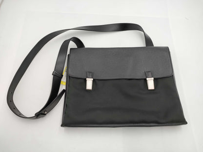 LOUIS VUITTON Taiga Saratov GMM30882 Shoulder Bag