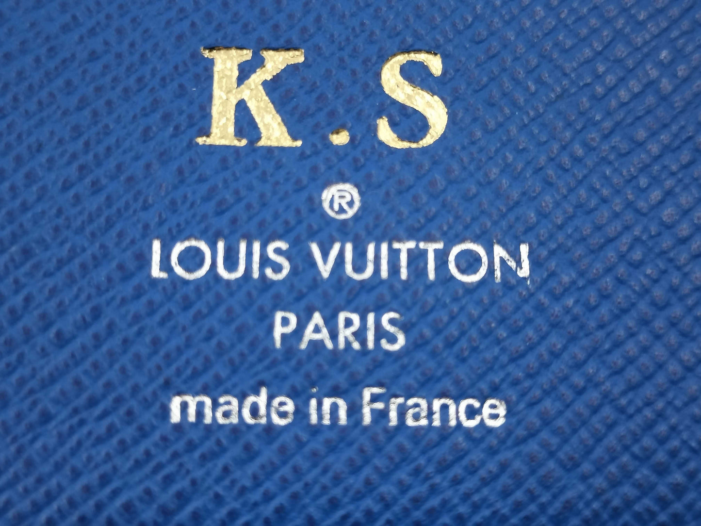 LOUIS VUITTON Taiga Taiga M63300 Portefeuille Plaza Black Initial Wallet