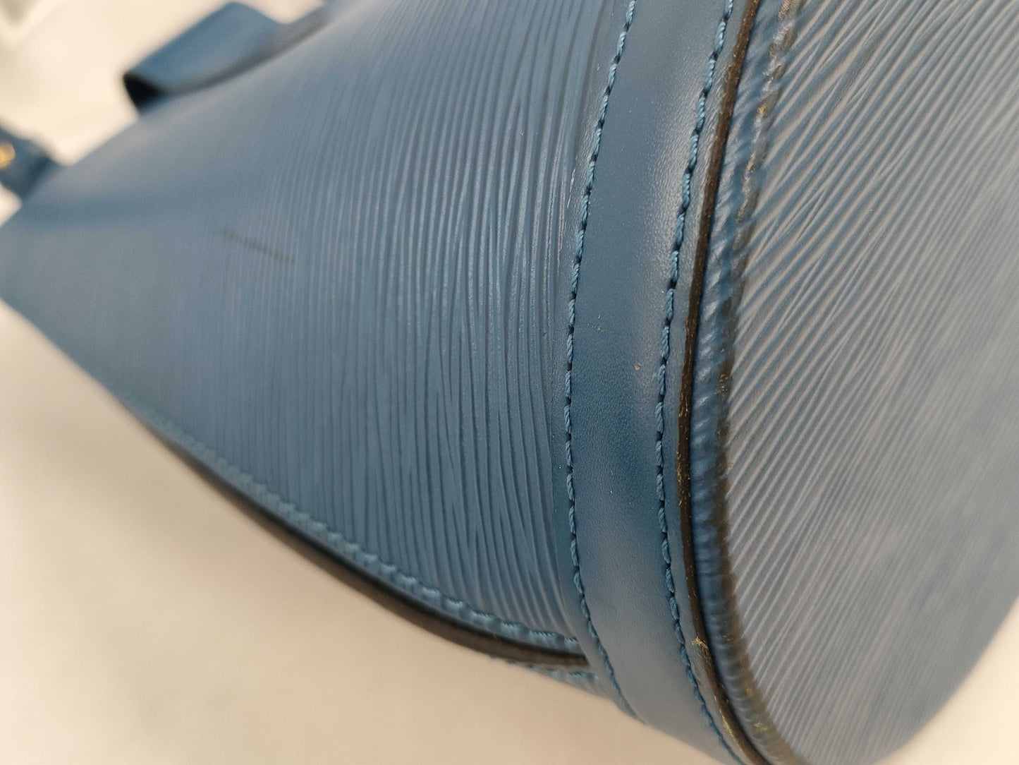 LOUIS VUITTON Epi Cluny Blue Shoulder Bag M52255