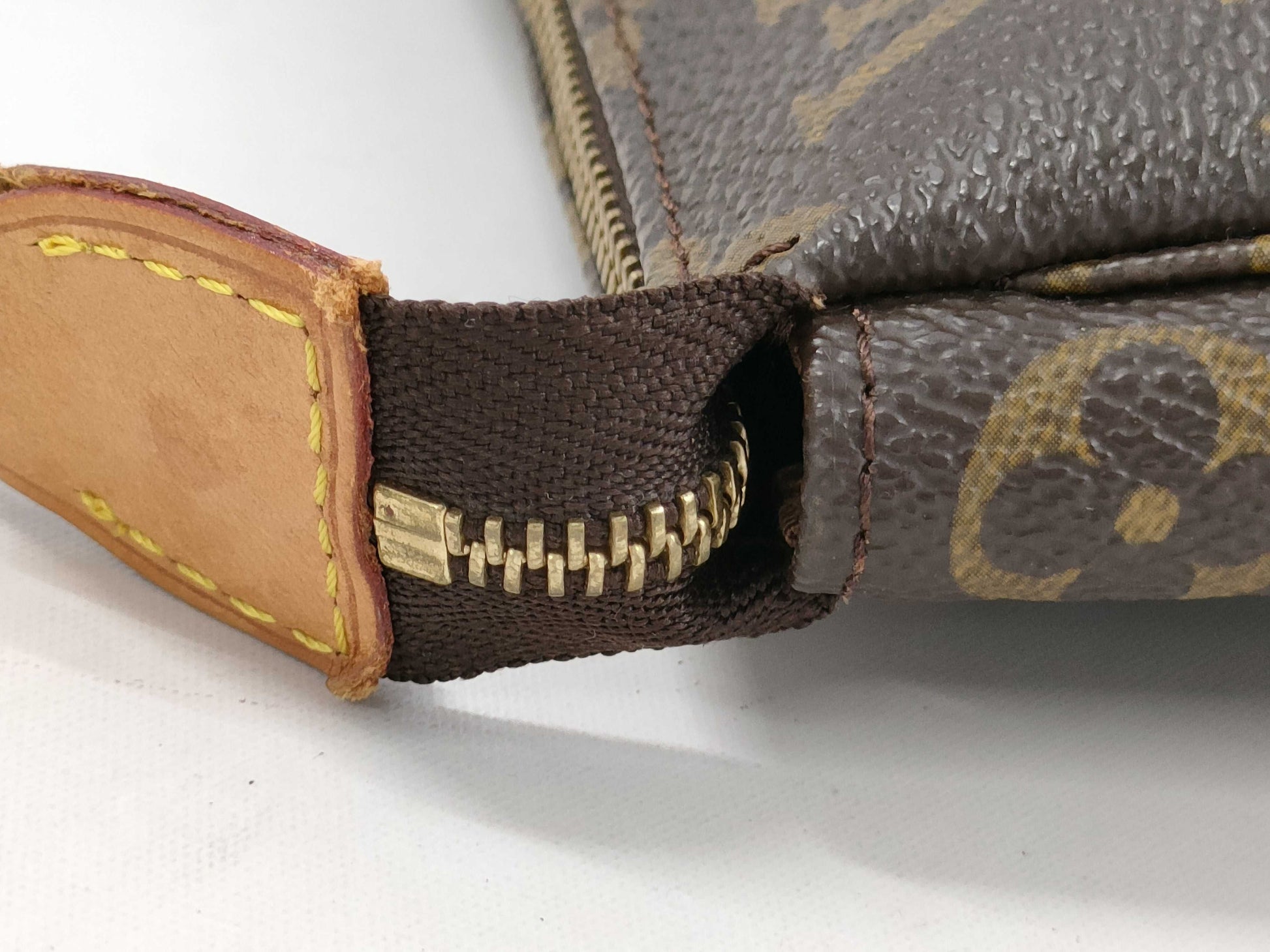 LOUIS VUITTON Monogram M40712 Pochette Accessoir Handbag