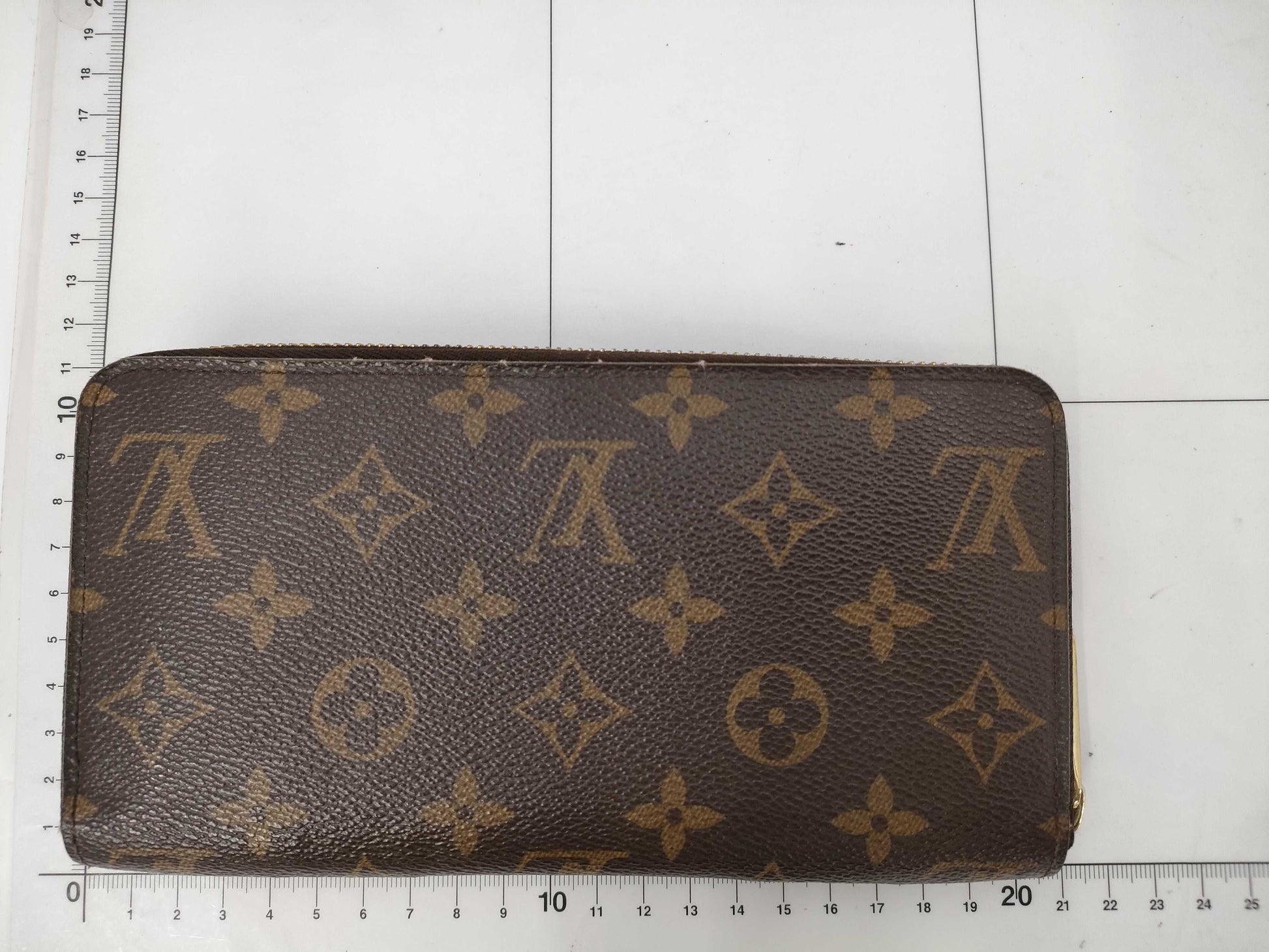 LOUIS VUITTON Monogram M42616 Zippy Wallet