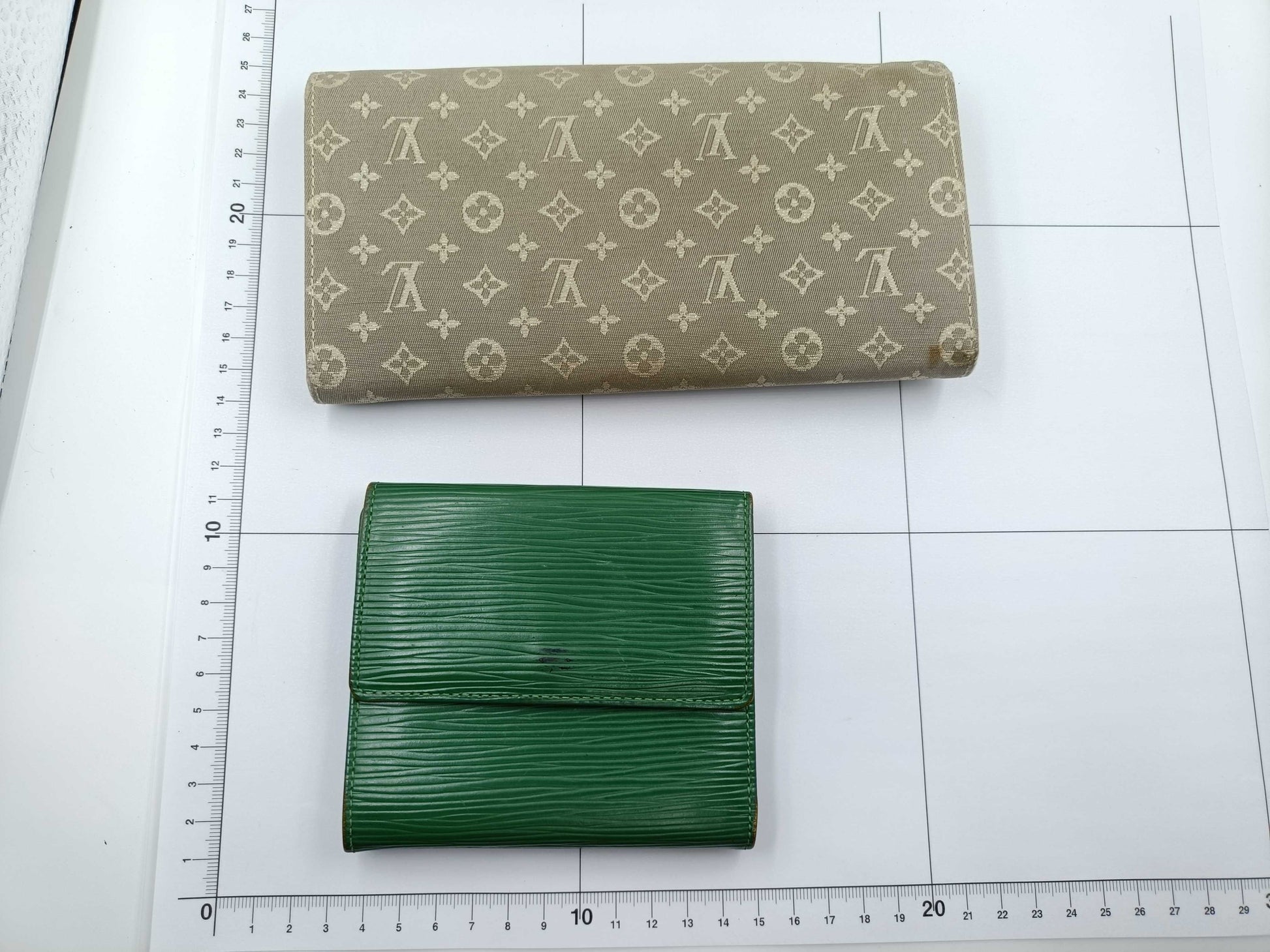LOUIS VUITTON 2-Piece Wallet Set