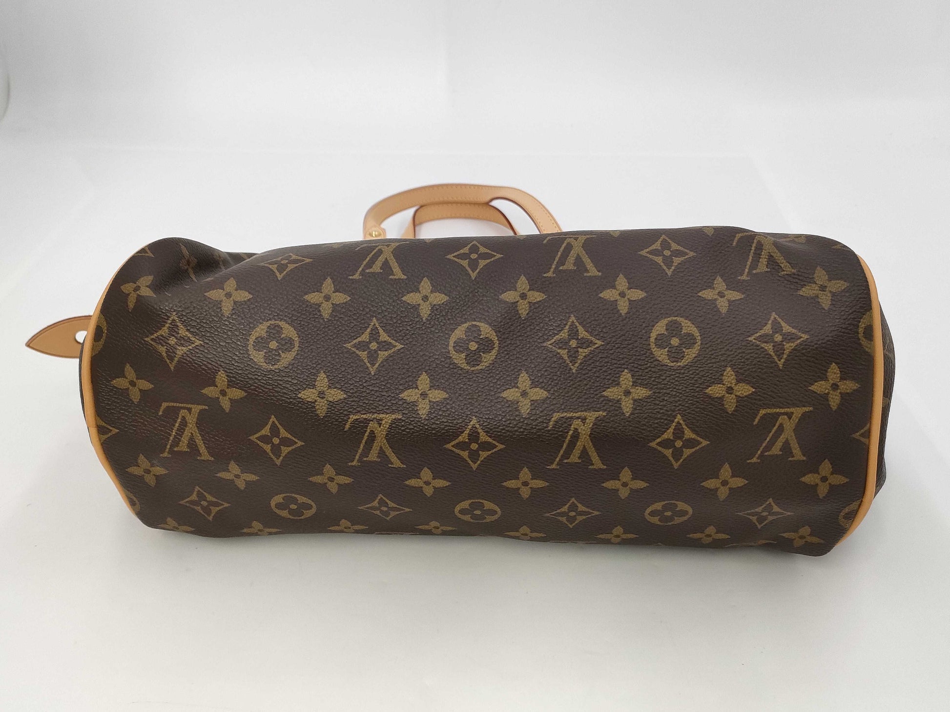 LOUIS VUITTON Monogram Montgreil GM Handbag
