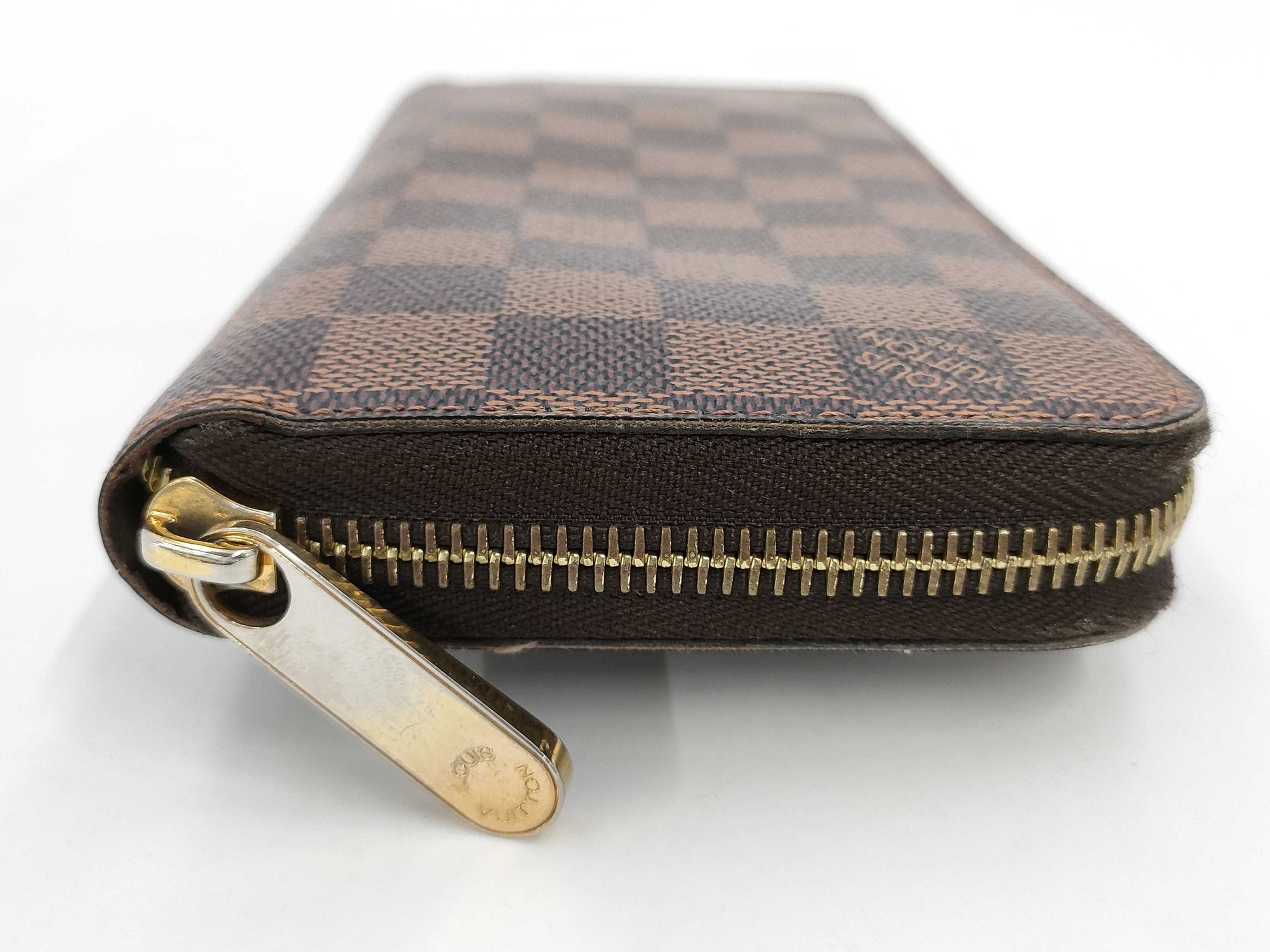 LOUIS VUITTON Damier Zippy Wallet