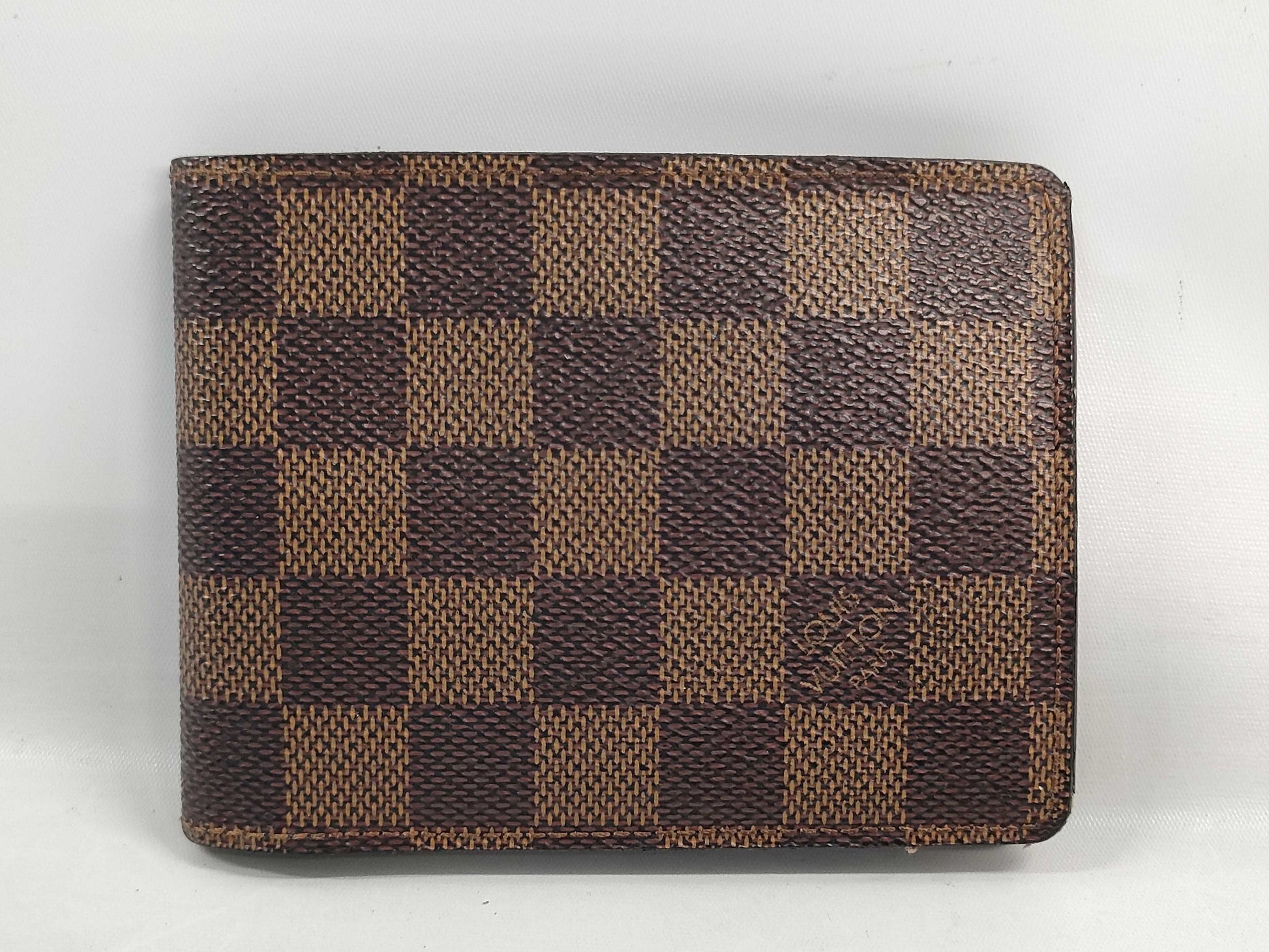 LOUIS VUITTON Damier Bifold Wallet