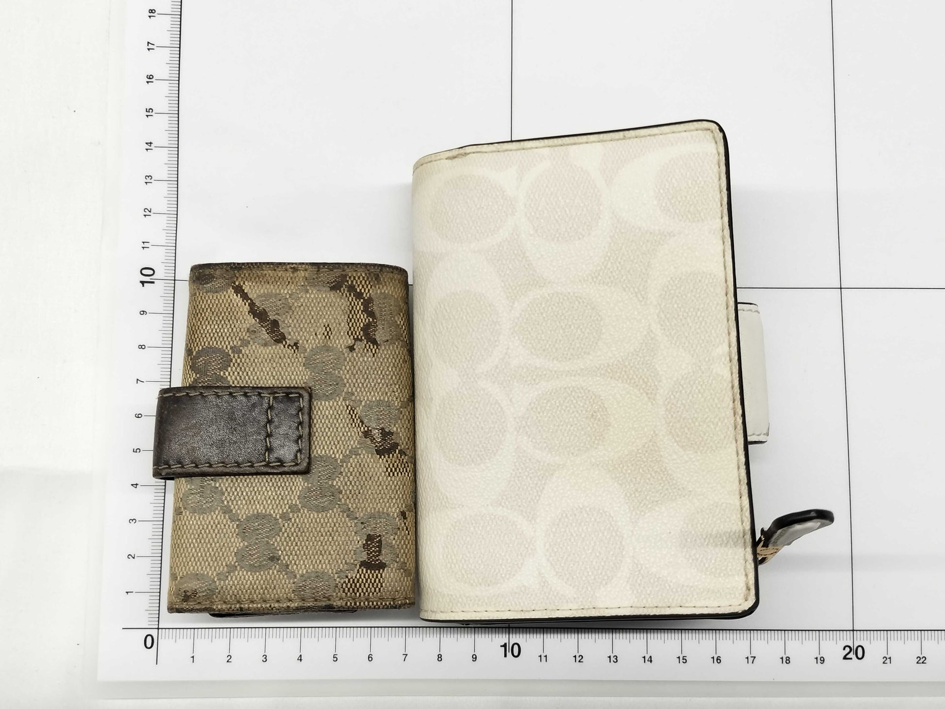GUCCI Burberry/Coach All-Over Print Wallet Set Wallet