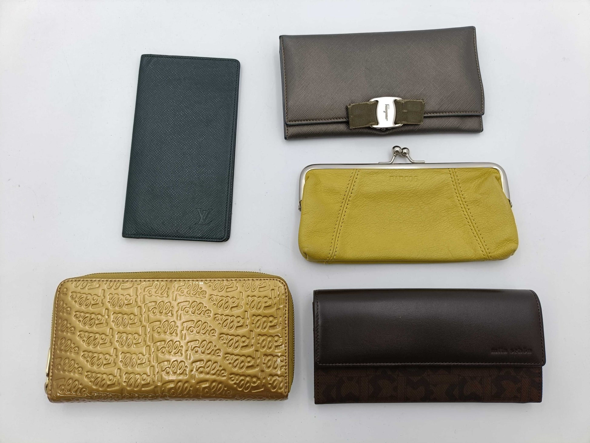 LOUIS VUITTON Taiga Ferragamo wallet set