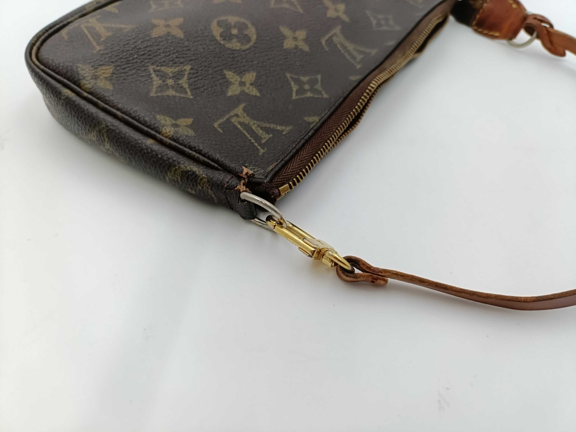 LOUIS VUITTON Monogram Pochette Accessoires Pouch