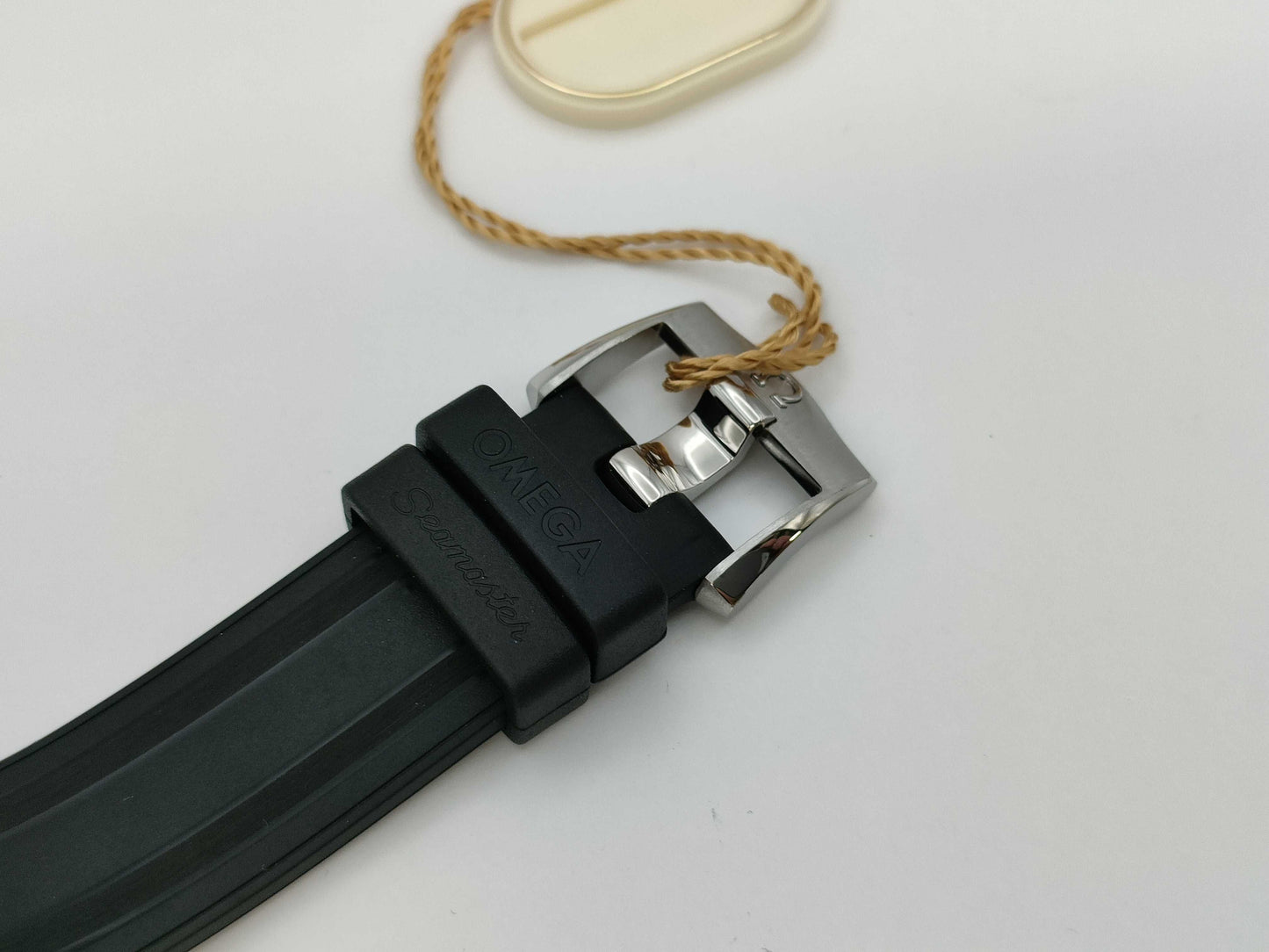 OMEGA Seamaster Diver 300M 210.32.42.20.04.001 83671200 White Dial Automatic Men's Watch