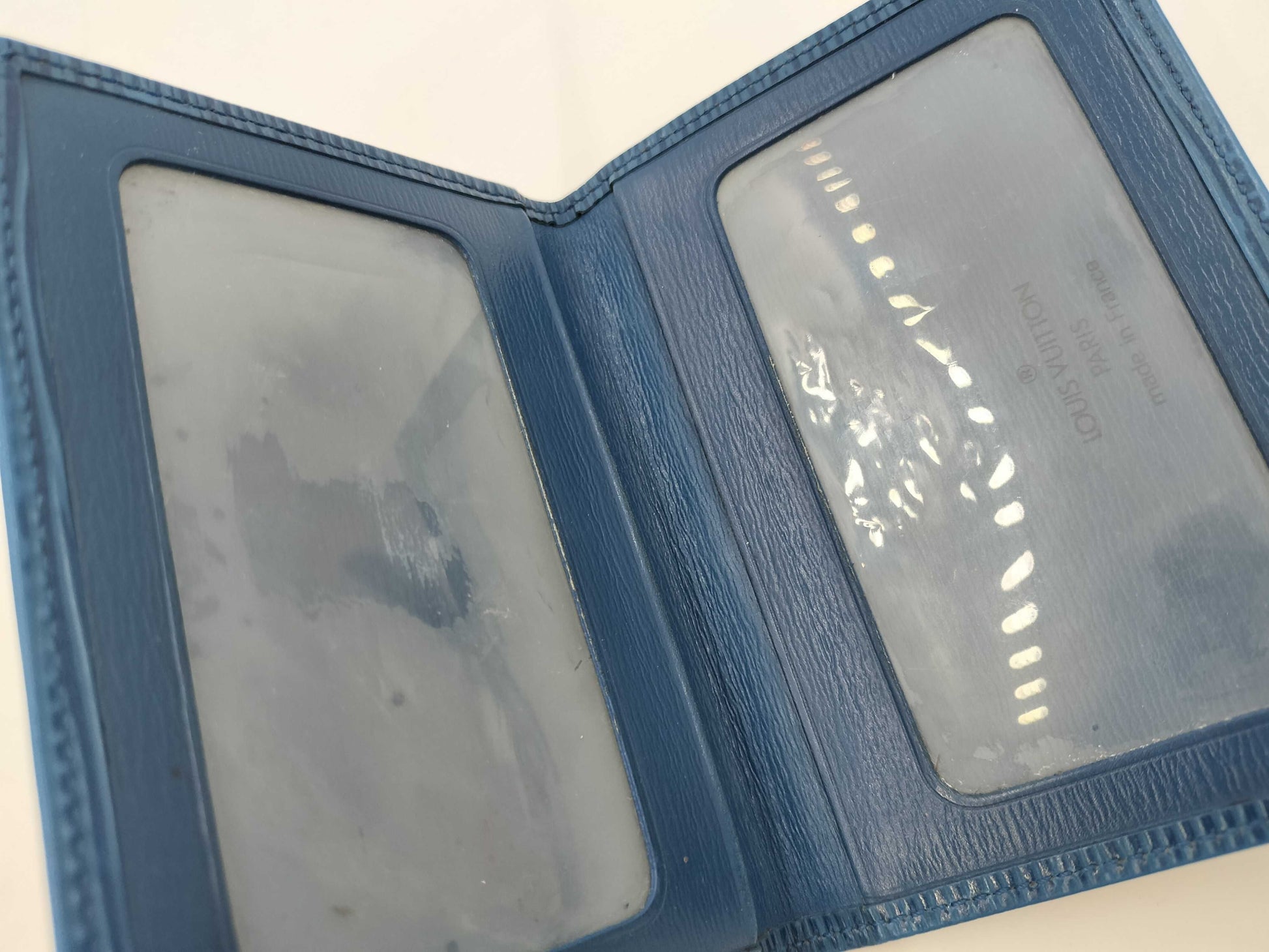 LOUIS VUITTON Epi Porte 2 Cult Vertical Card Case, Pass Case, Business Card Holder