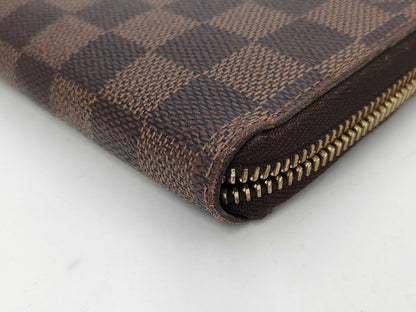 LOUIS VUITTON Damier Zippy Wallet