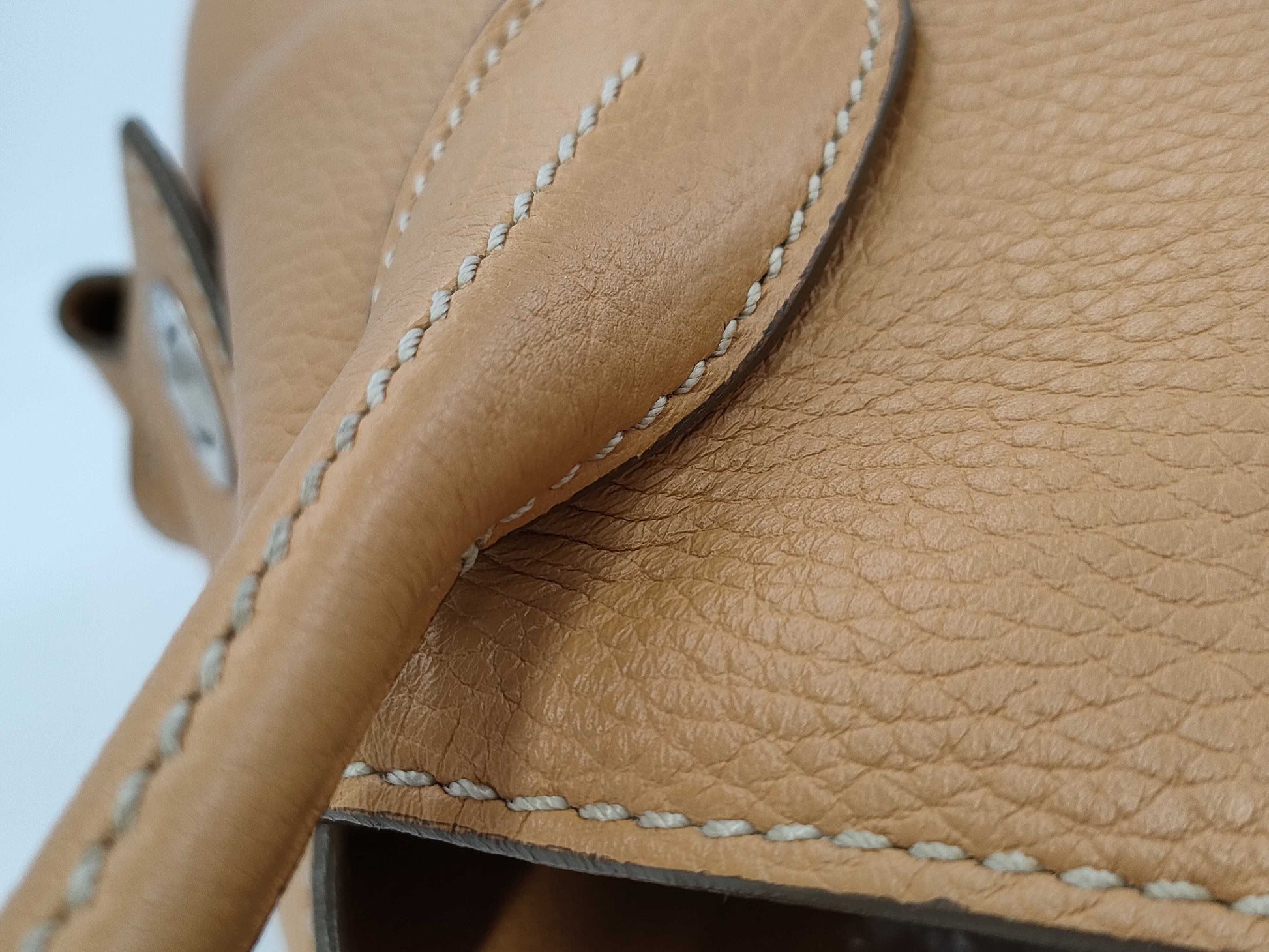 TODS Beige/Leather/Silver Hardware/Hand/Tote Handbag