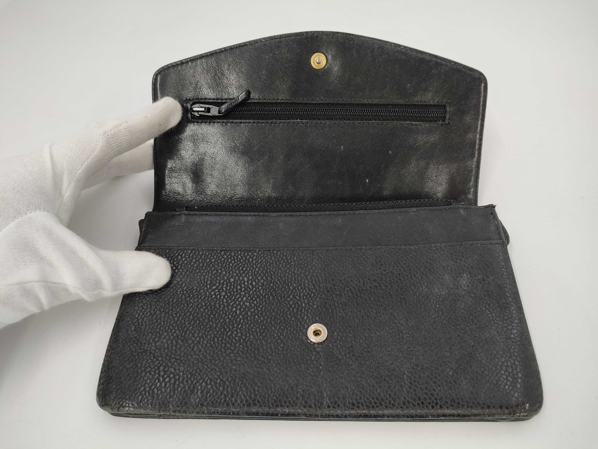 CHANEL Caviar Leather Wallet with Large Coco Mark