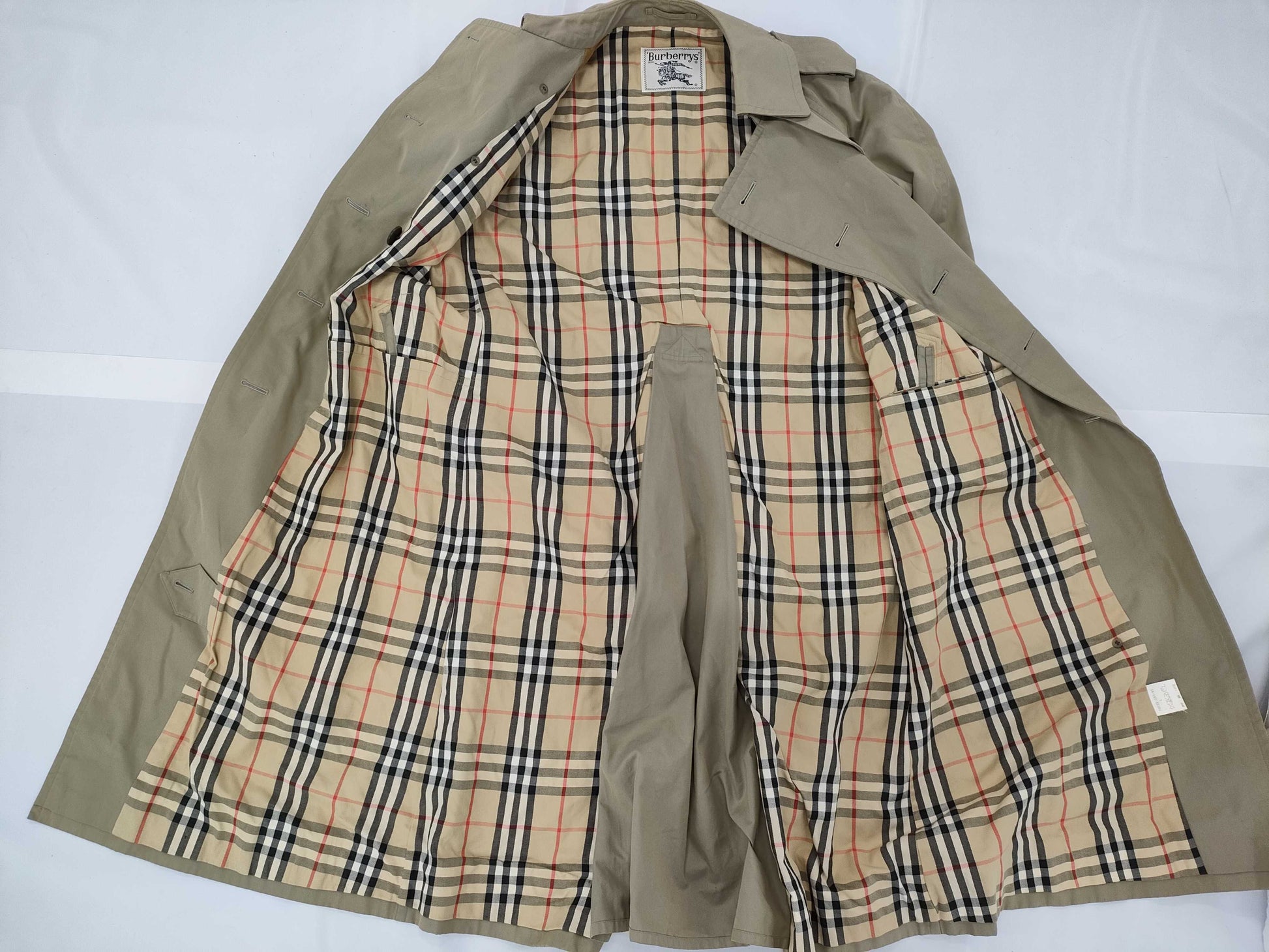 BURBERRY Trench Coat