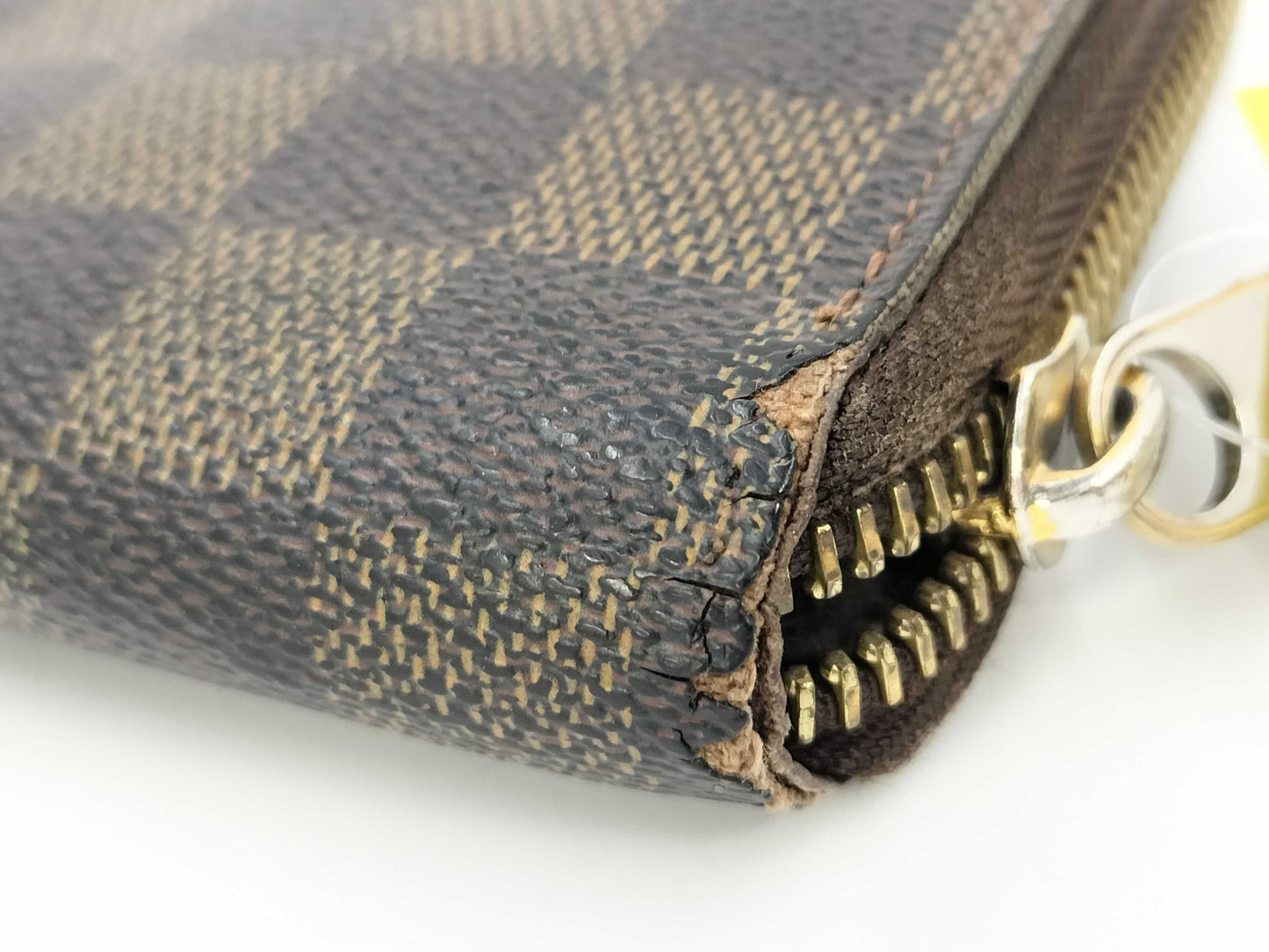 LOUIS VUITTON Damier Zippy Wallet