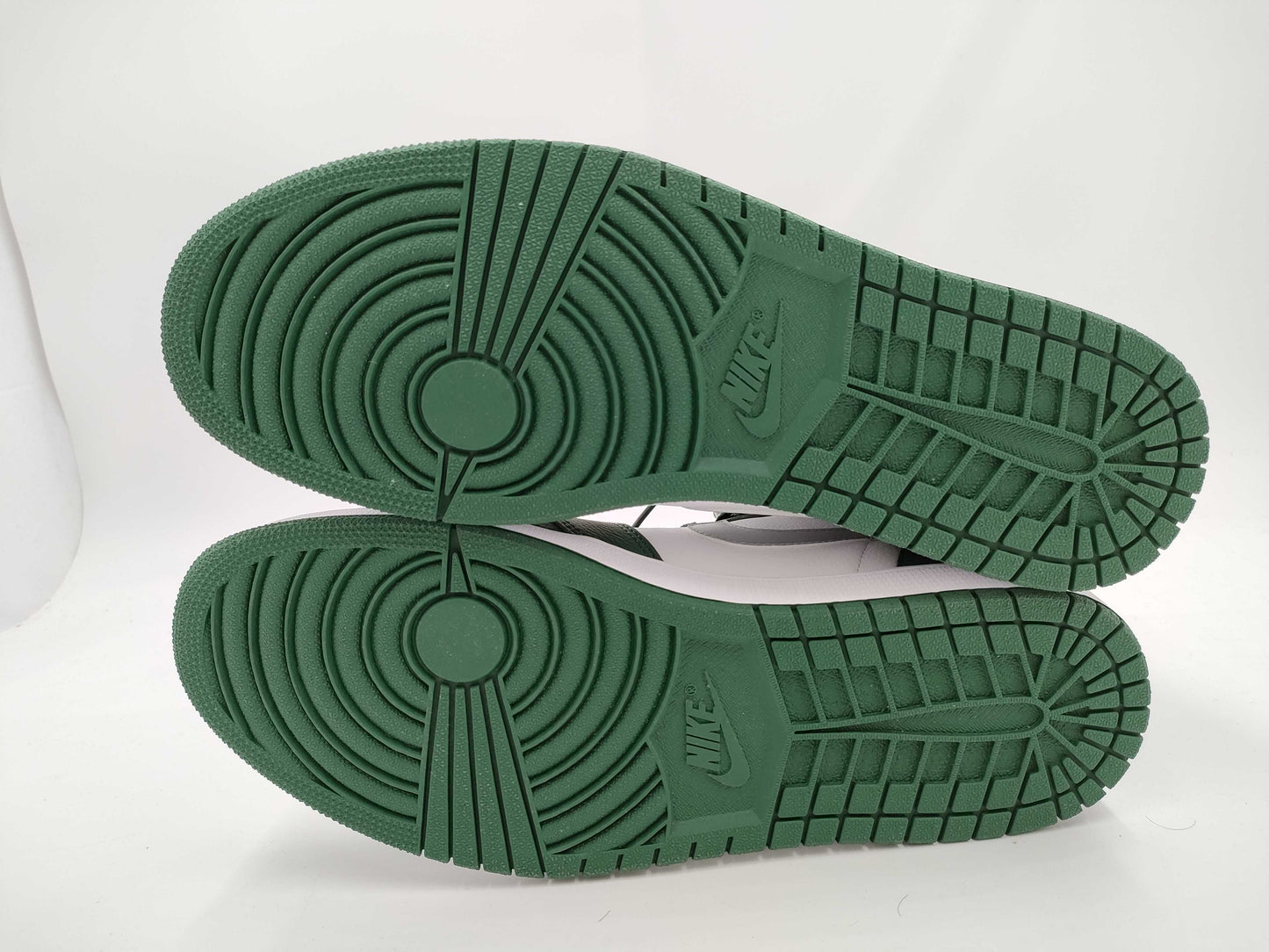 NIKE Air Jordan 1 Retro High OG Green Sneakers