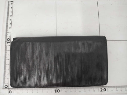 LOUIS VUITTON Epi Portefeuille Brazza Wallet