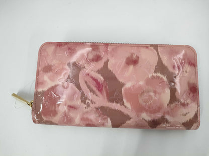 LOUIS VUITTON Vernis Flower Zippy Wallet