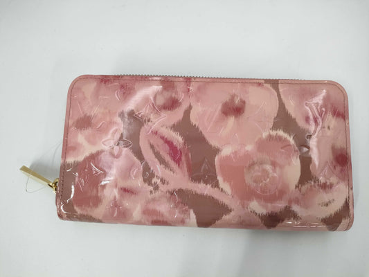 LOUIS VUITTON Vernis Flower Zippy Wallet
