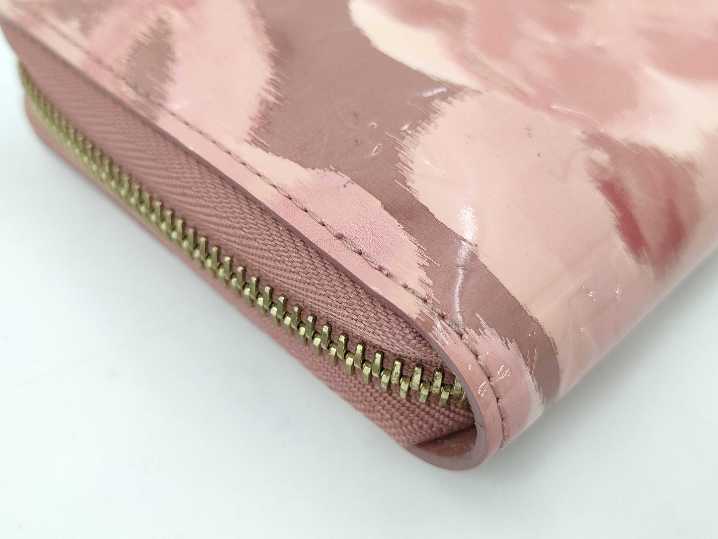 LOUIS VUITTON Vernis Flower Zippy Wallet