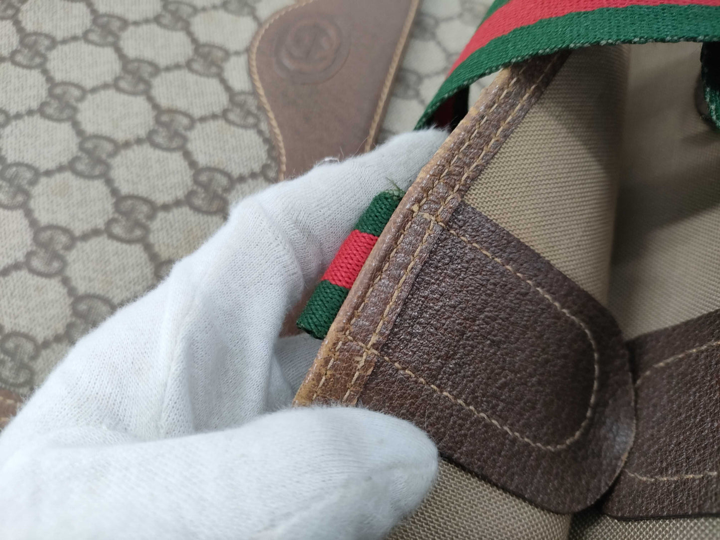 GUCCI GG Supreme Sherry Tote Bag