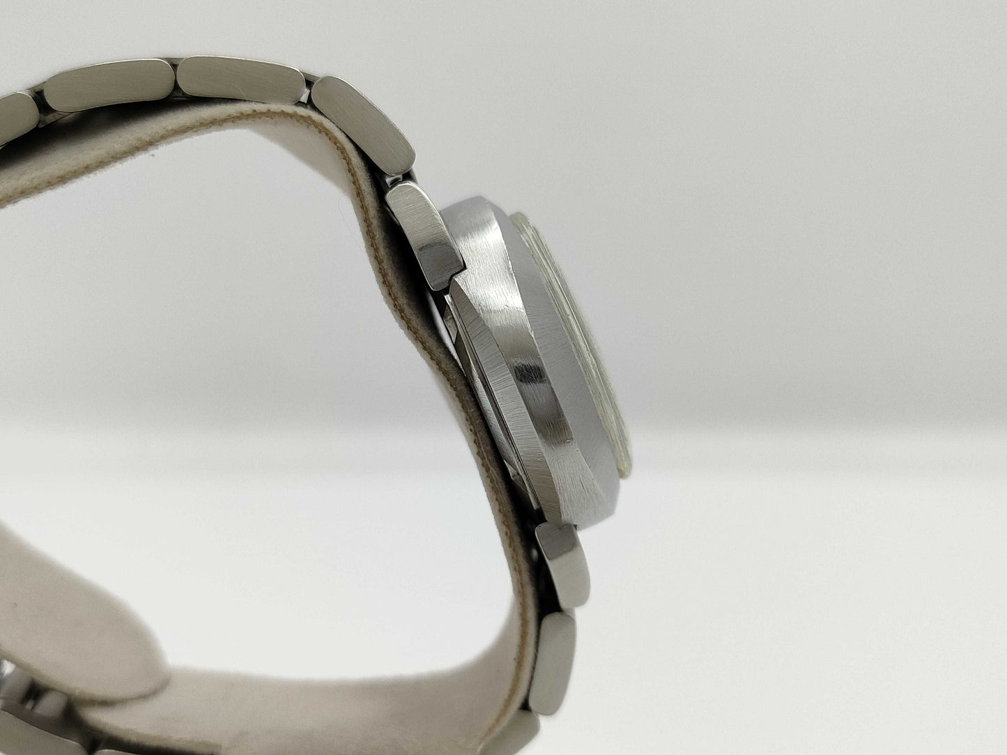 OMEGA Dynamic Hand-Wound Women's Watch