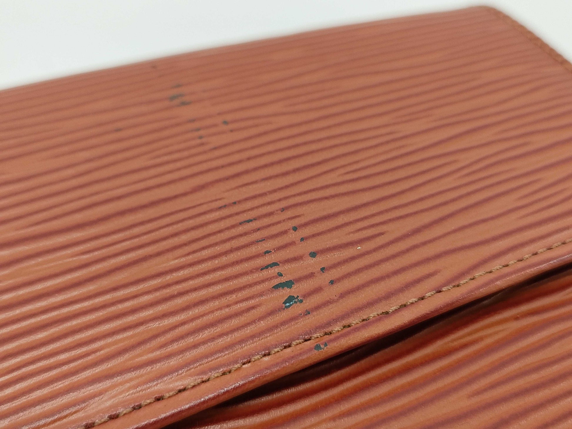 LOUIS VUITTON Epi Double Hook Wallet