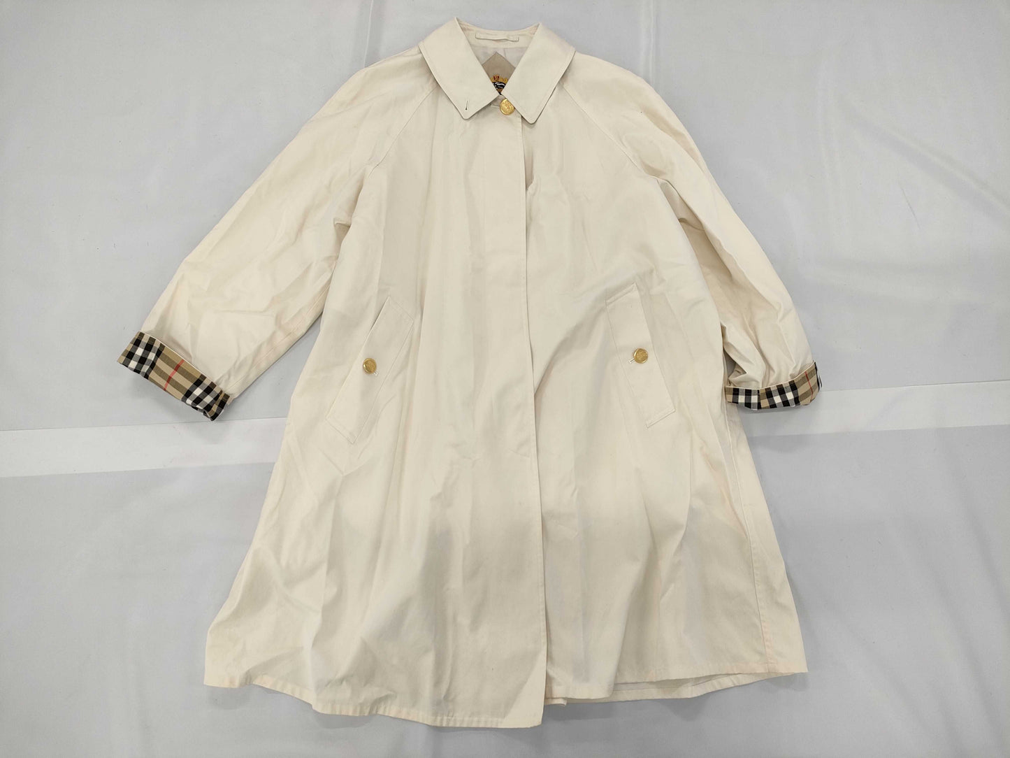 BURBERRY Coat/White Coat