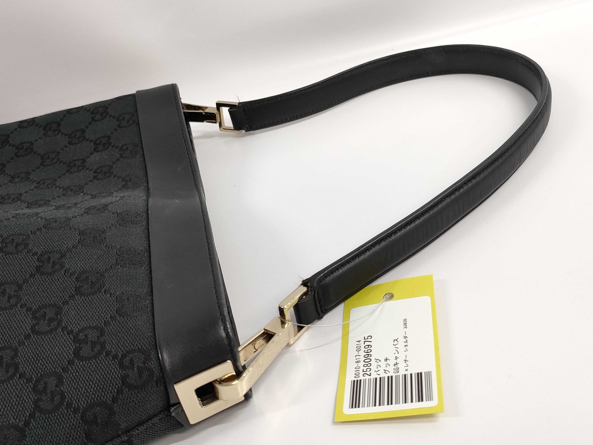GUCCI GG Canvas x Leather Shoulder Bag 33900