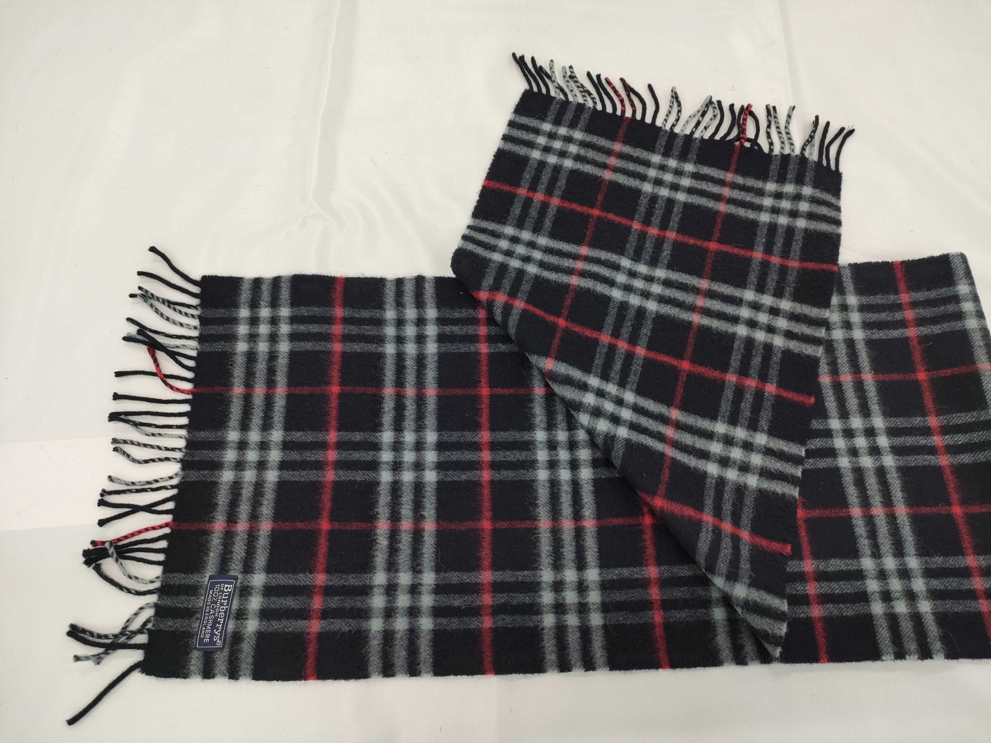 BURBERRY 100% Cashmere Scarf
