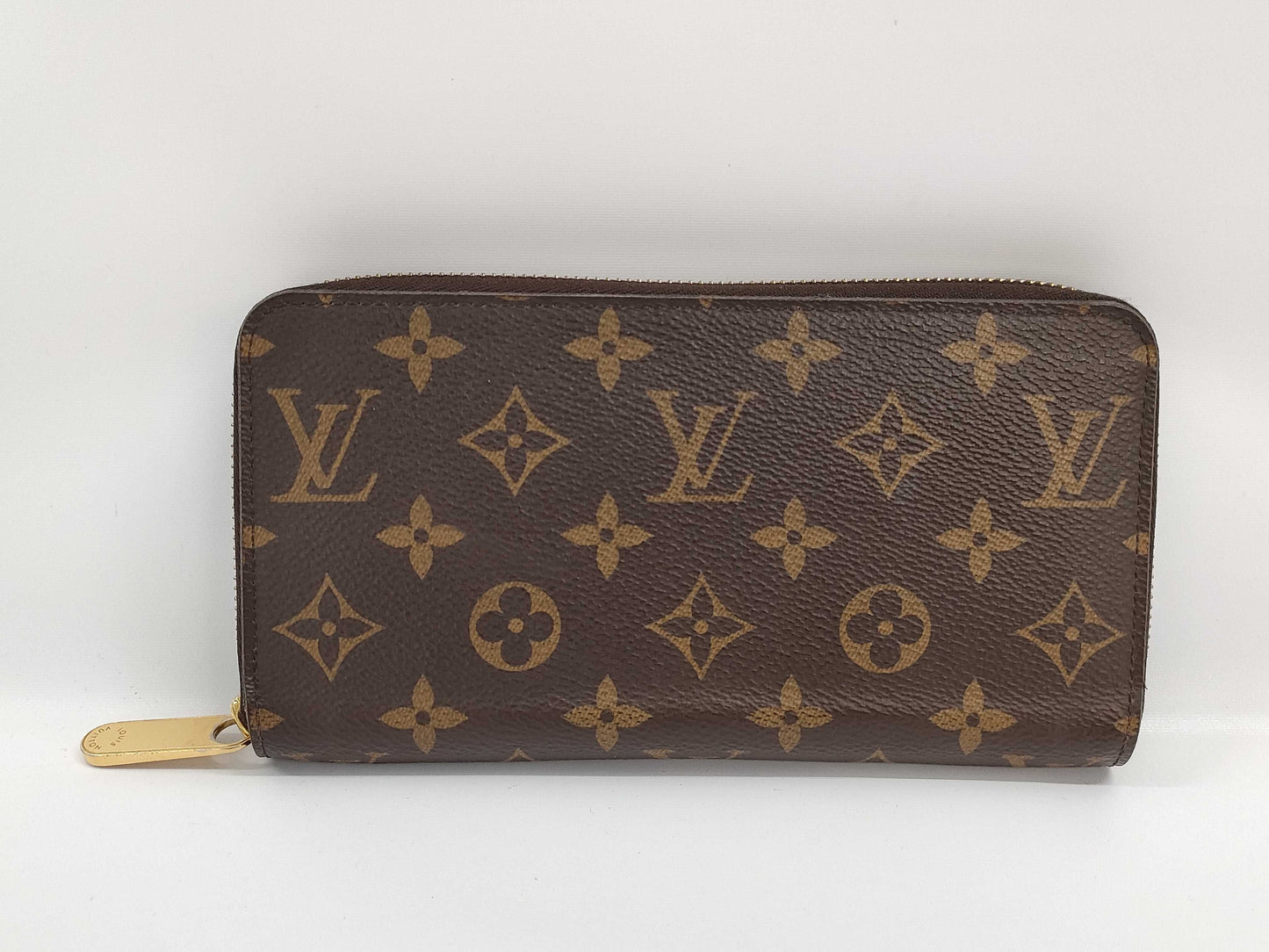LOUIS VUITTON Monogram Zippy Wallet