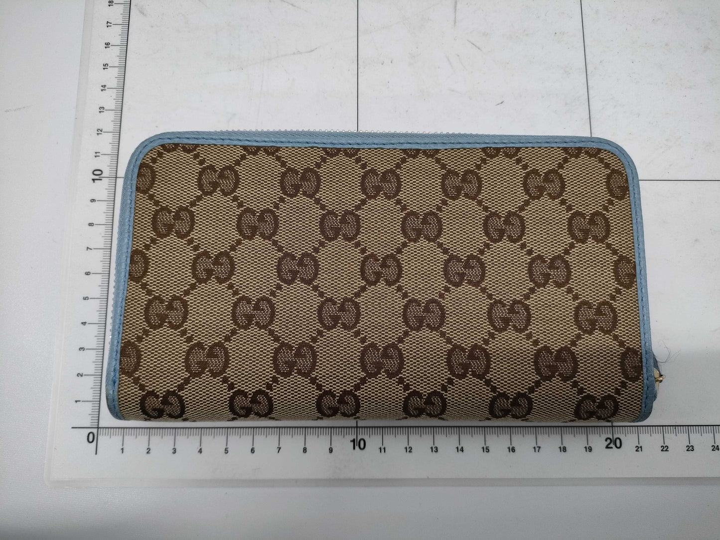 GUCCI GG Canvas Zippy Wallet