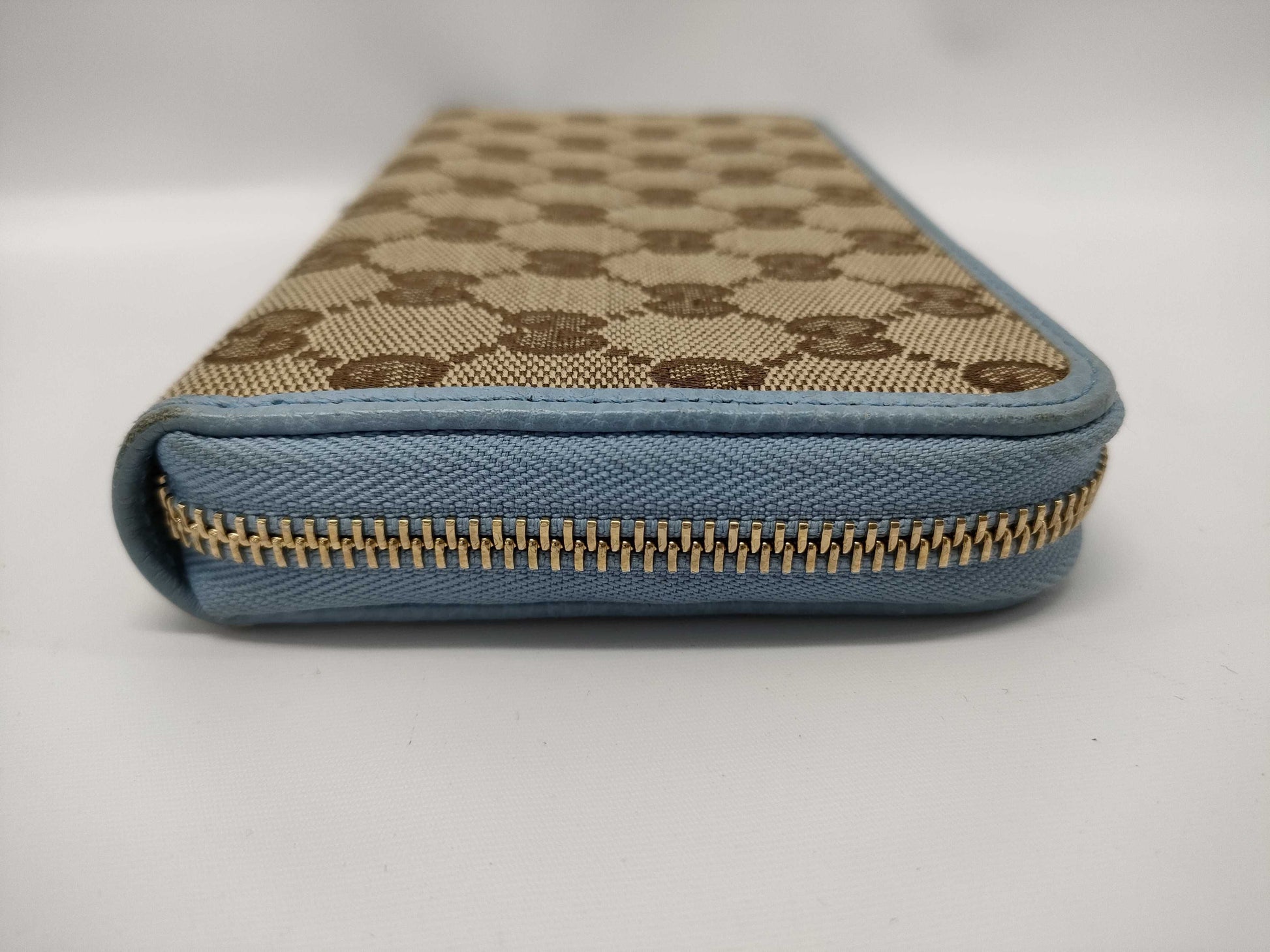 GUCCI GG Canvas Zippy Wallet