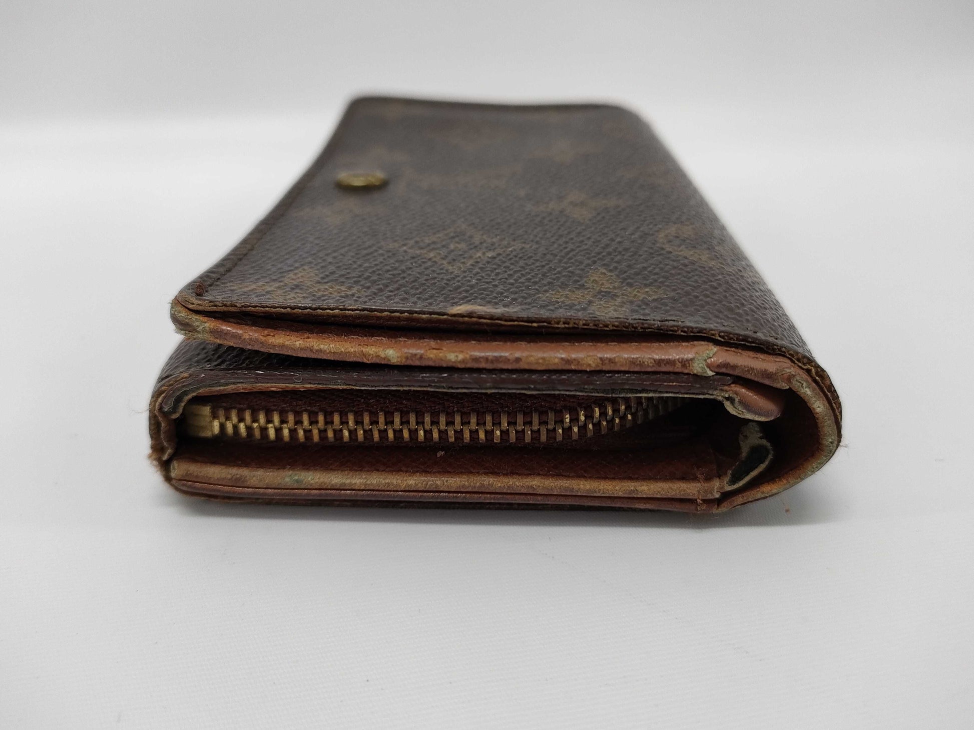 LOUIS VUITTON 2-Piece Wallet Set