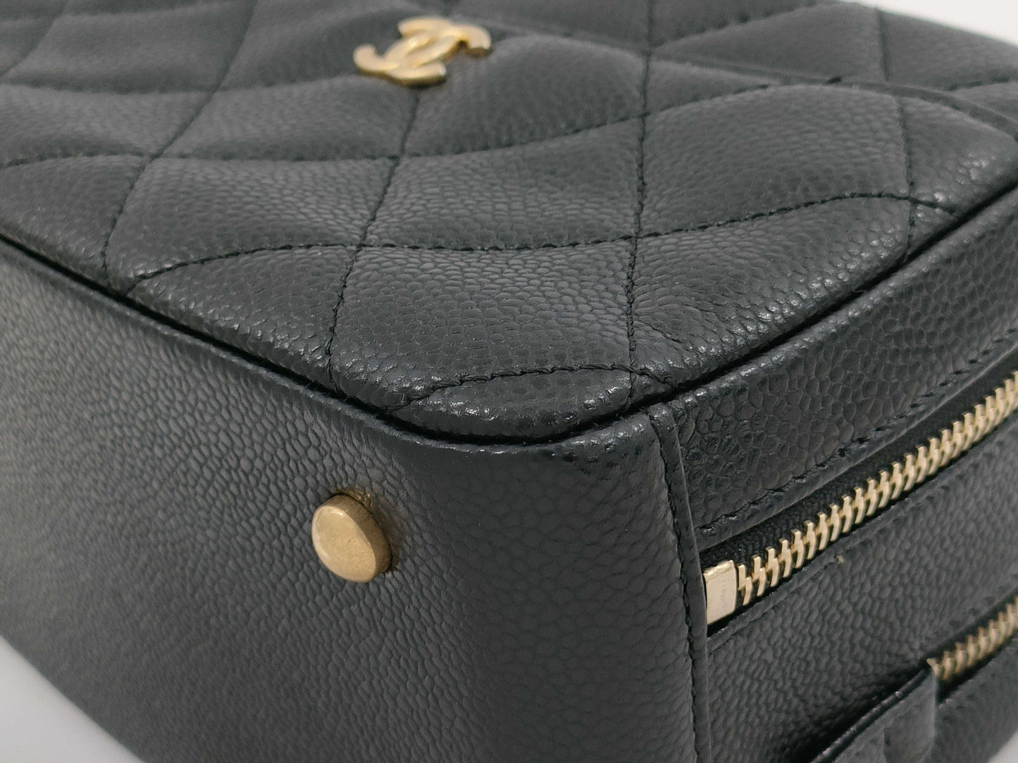 CHANEL Caviar Skin Vanity Chain Shoulder Bag