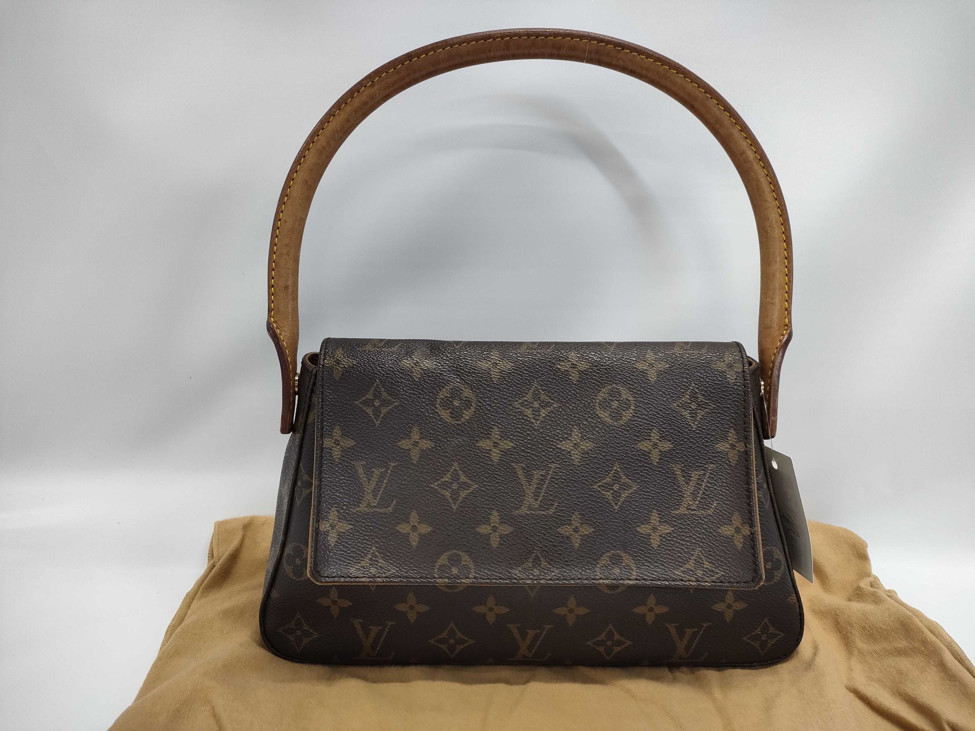 LOUIS VUITTON Monogram M51147 Mini Looping Handbag