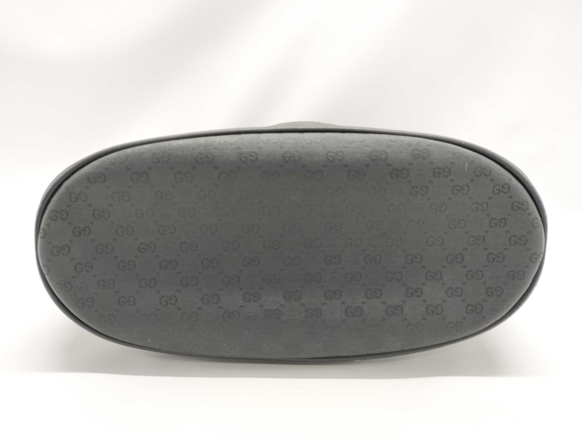 GUCCI GG Supreme Drawstring Shoulder Bag in Black