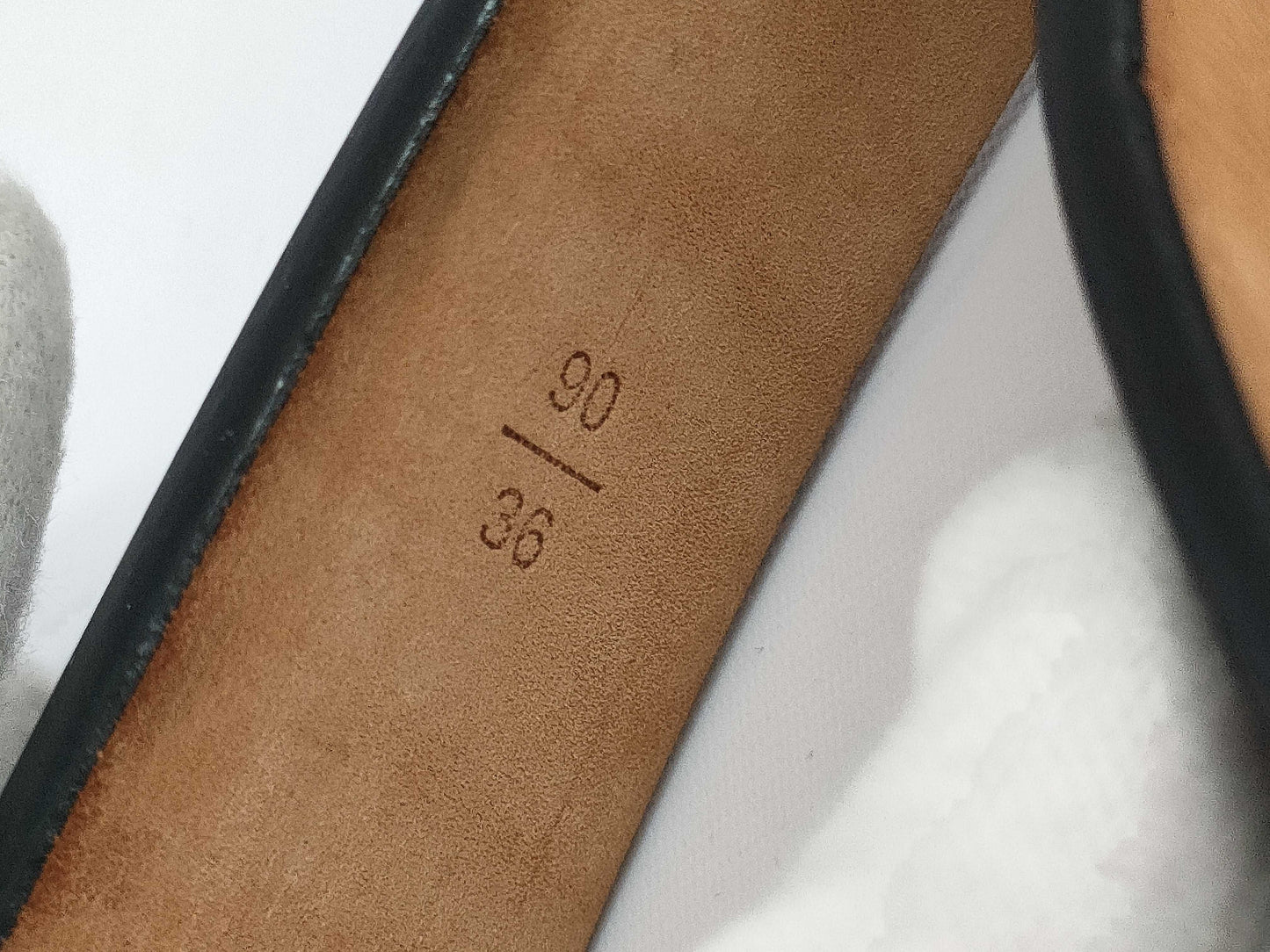 LOUIS VUITTON Santur Initial Belt