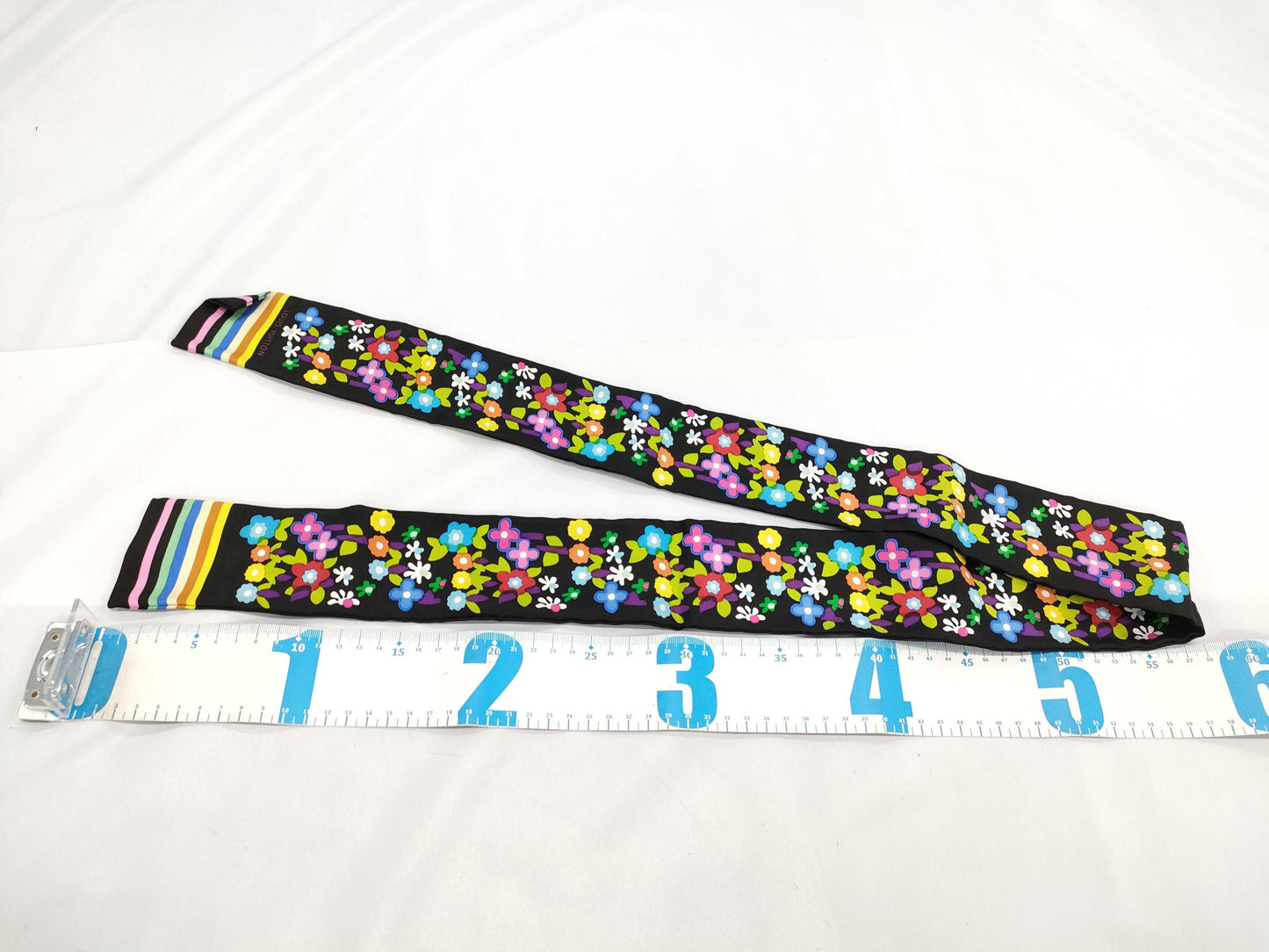 LOUIS VUITTON Bandeau Scarf Scarf