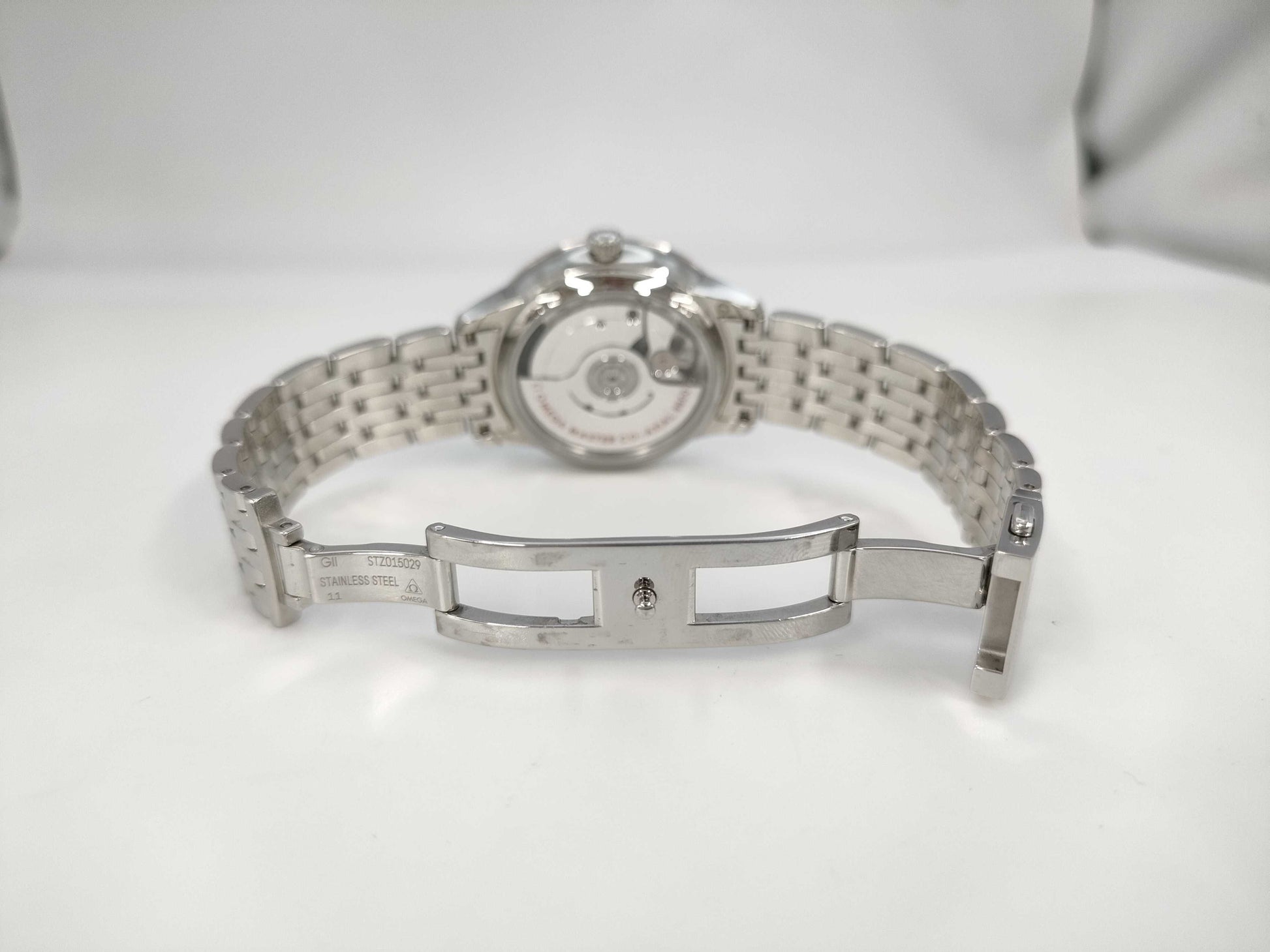 OMEGA 434.10.34.20.05.001 83664170 Shell Dial Boys' Watch