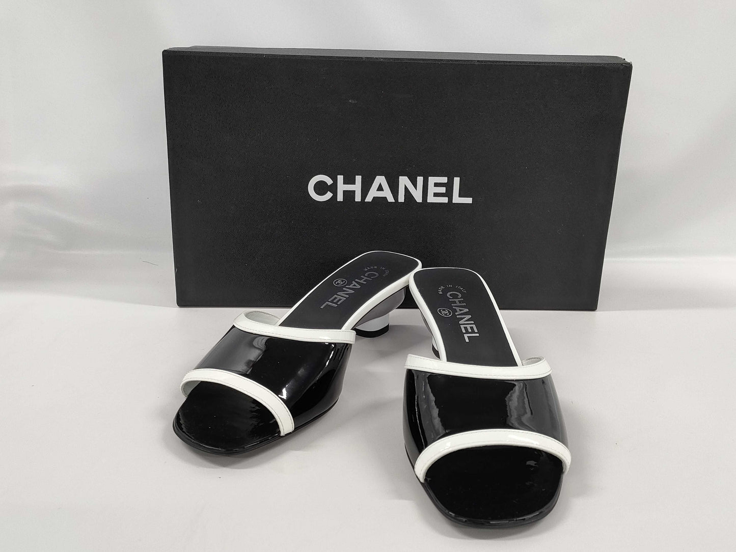 CHANEL enamel two-tone sandals